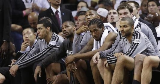 快船轮换策略成功限制对手得分（快船灵活轮换奏效，成功压低对手得分）