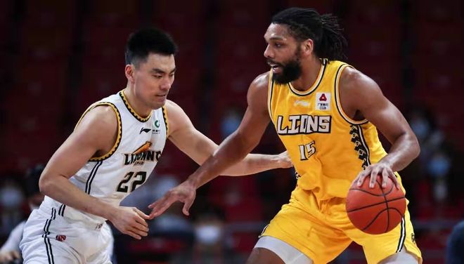 马刺新秀成长速度超预期（马刺新秀进步神速，超出预期）