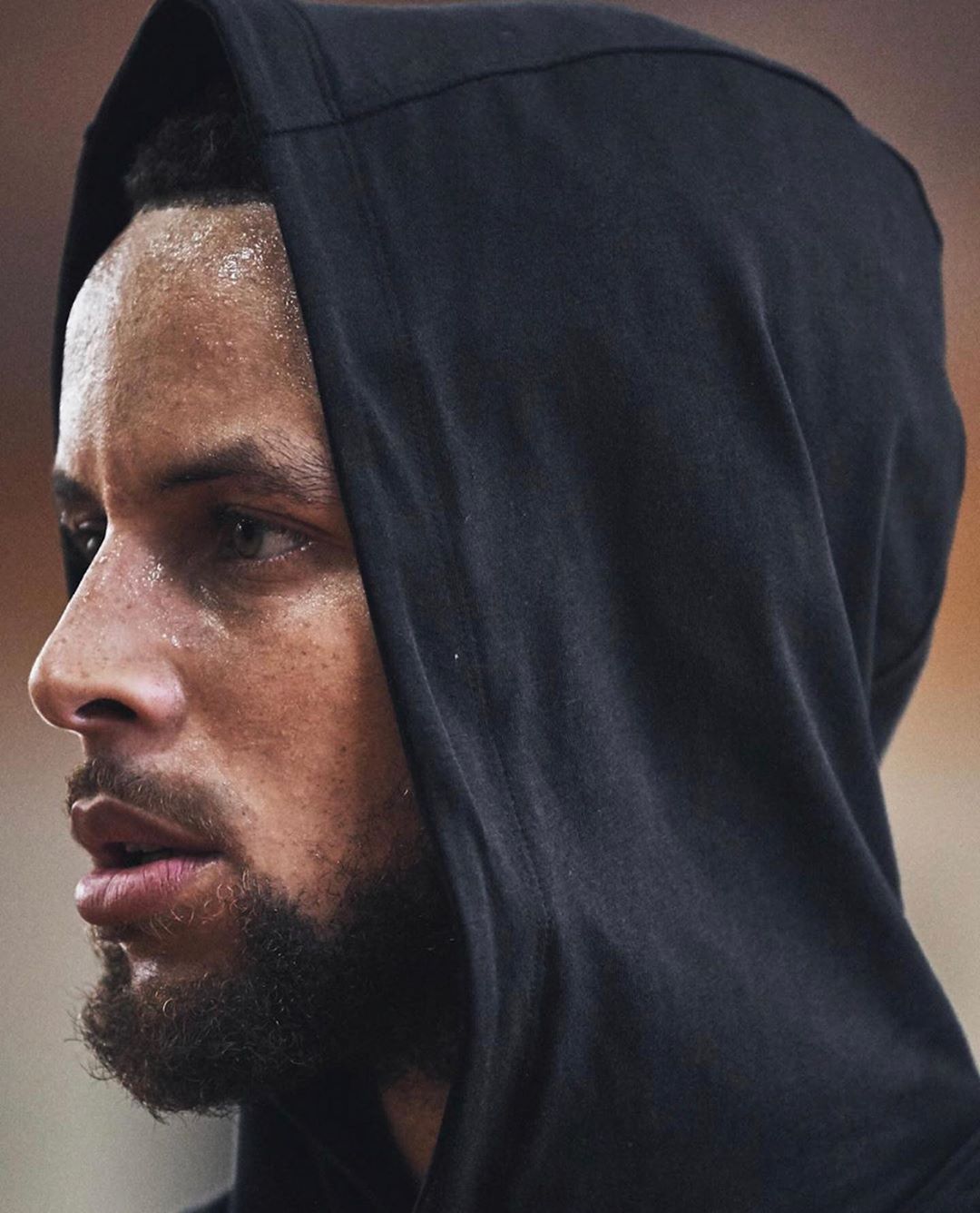 灰熊112-107击败快船，伦纳德39分哈登23分难救主（灰熊112-107力克快船，伦纳德39分哈登23分无力回天）