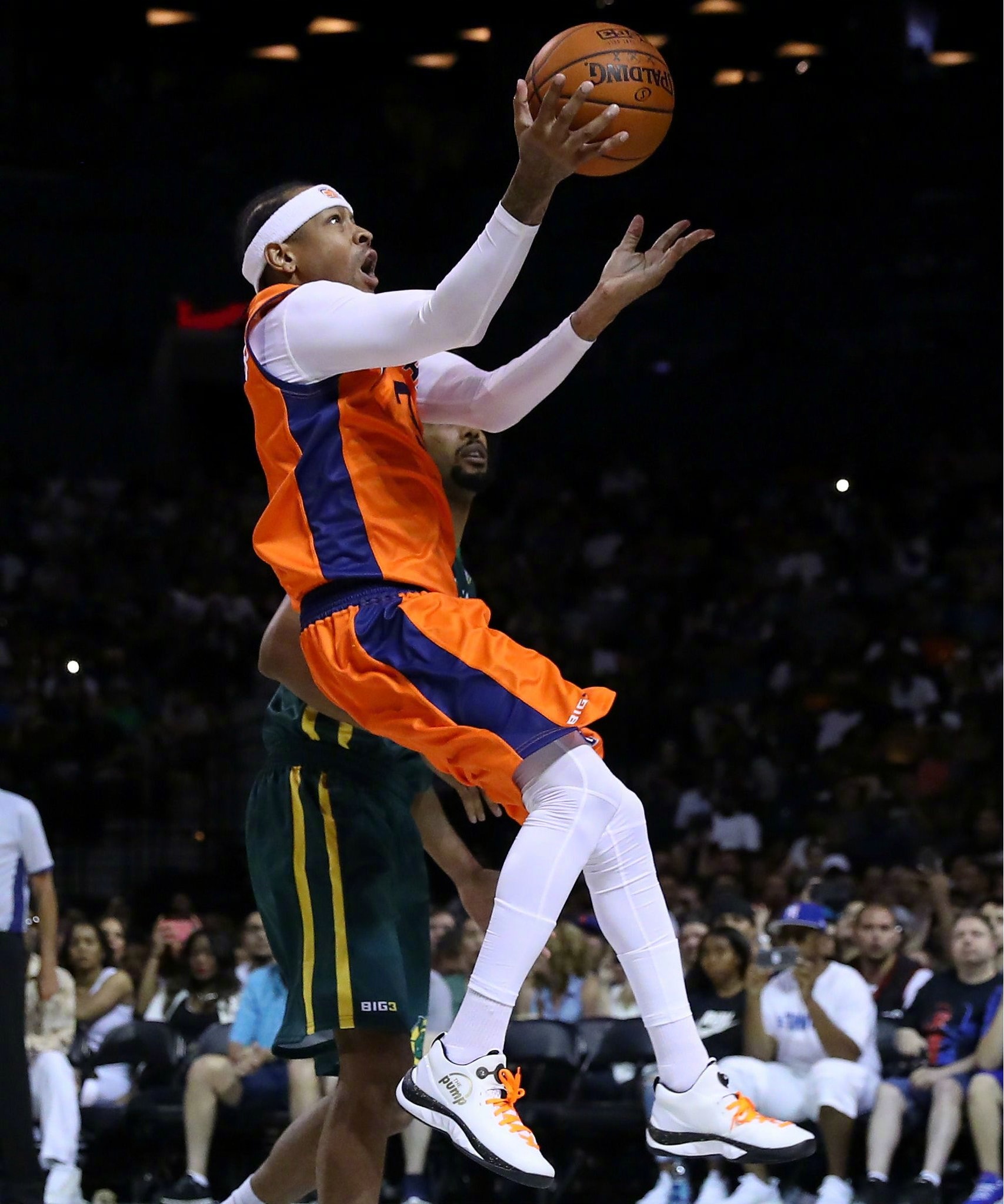 Tsygankov的后期支撑领先让赫罗纳超越皇家社会并走出降级区（Tsygankov终场前打入制胜球，助赫罗纳力压皇家社会脱离降级区）