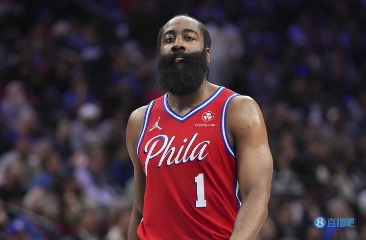 多纳鲁马身价上涨500万至4500万欧，领跑世界门将身价榜（多纳鲁马身价升至4500万欧，较前增长500万，位居全球门将身价榜首）