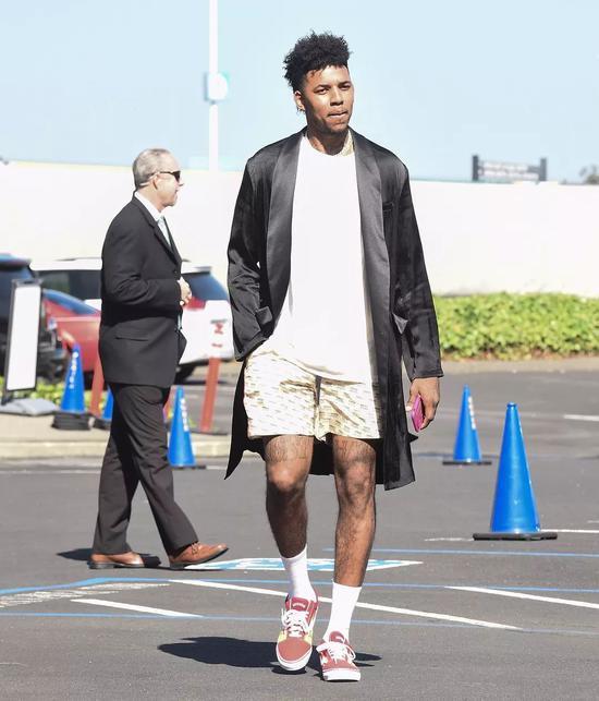 联赛不用让路了，国足2026年国际比赛日期间不会提前组织集训（联赛正常进行，国足2026年国际比赛日不提前集训）