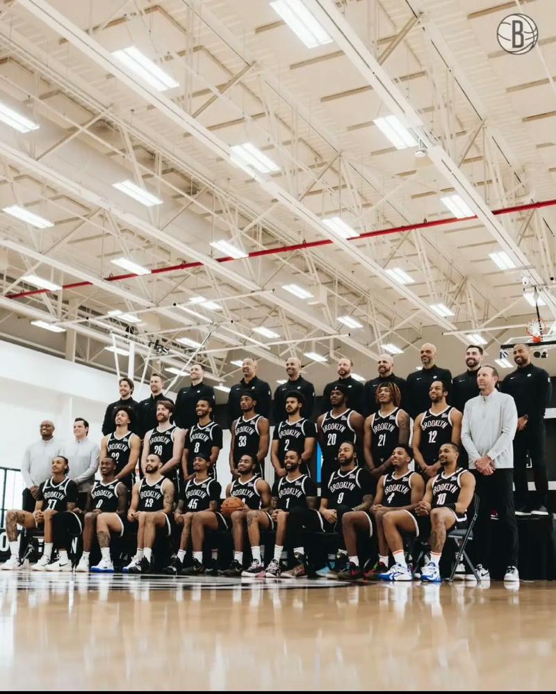 记者：谢什科与多名曼联球员聊过，他们认为其适合阿莫林体系（记者曝：谢什科已与多位曼联球员交流，被认为契合阿莫林战术体系）