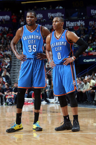 CBA：深圳男篮三分爆发 主场胜上海（CBA：深圳外线火力全开 主场力克上海）