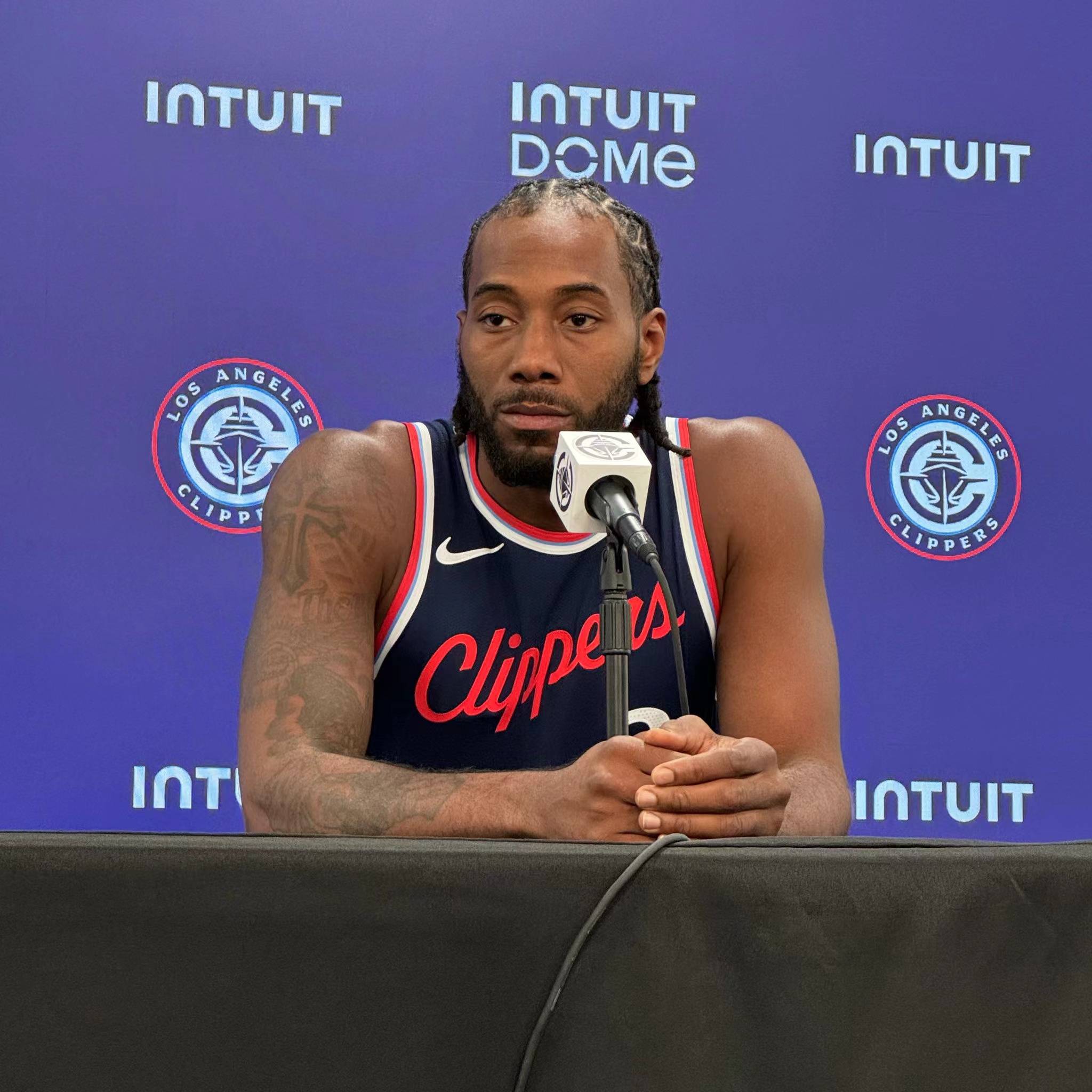 足球这项运动陪伴了我整个初高中，今天我十八岁了，...（从初高中到十八岁，足球一直在我身边…）